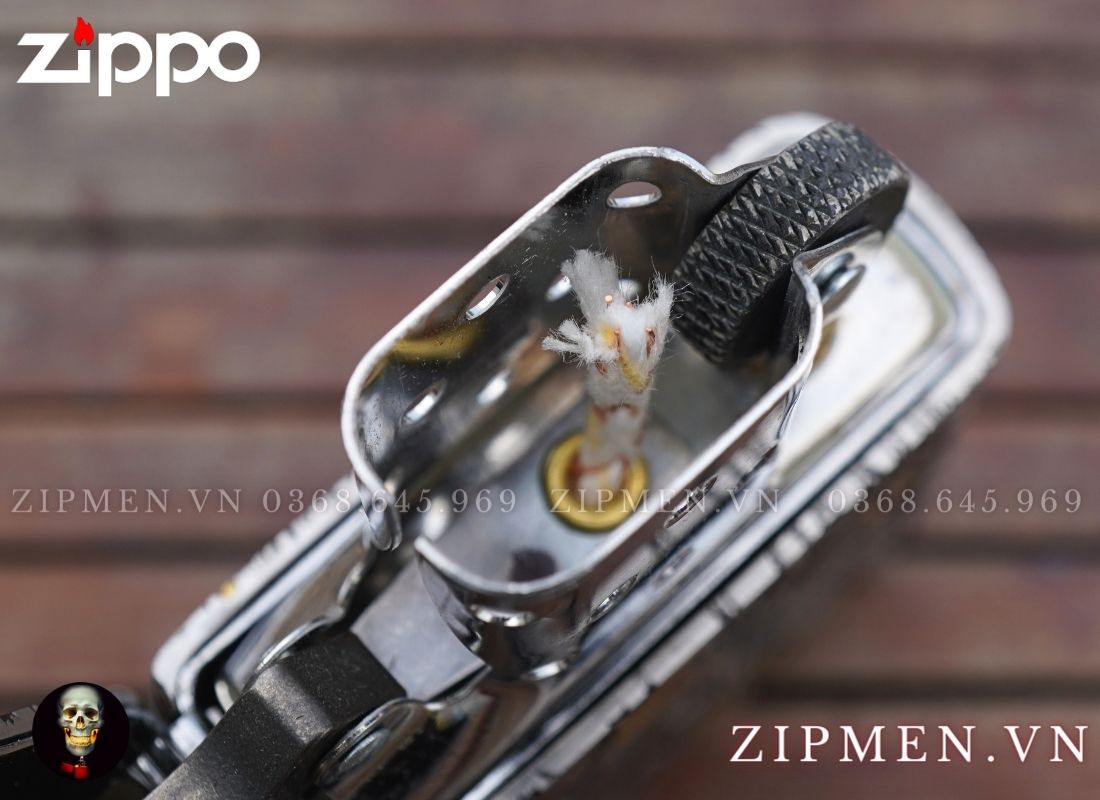 Bật lửa zippo xuất Nhật bọc thép trắng chủ đề quan vân trường