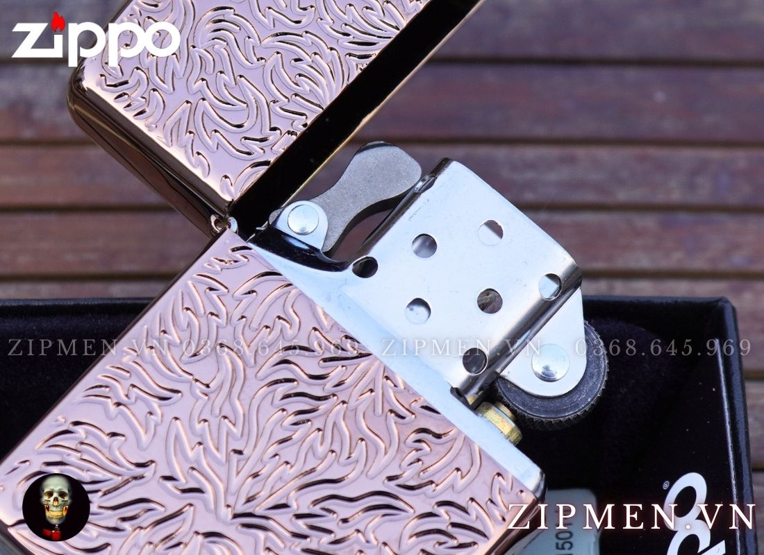 Zippo 49703 mạ vàng hồng design hoa văn carved