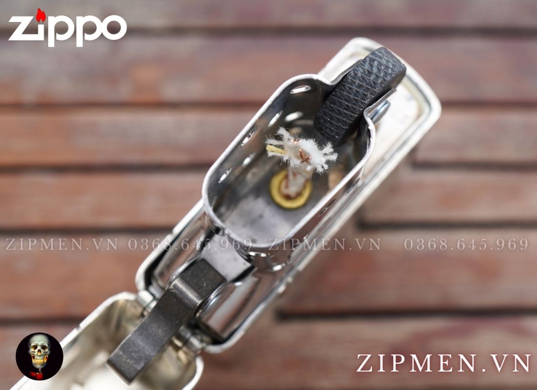 Zippo armor bạc khối mã đáo thành công