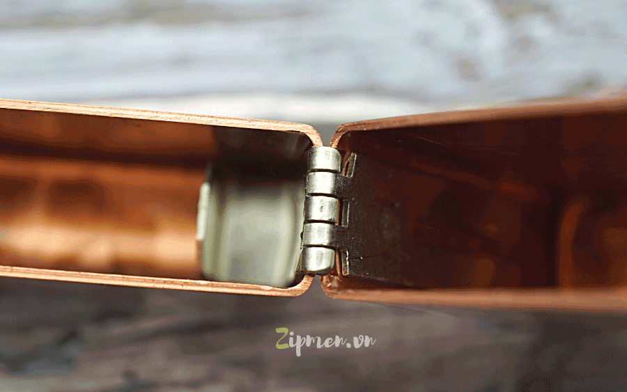 Vỏ chiếc Zorro đồng copper khá dày