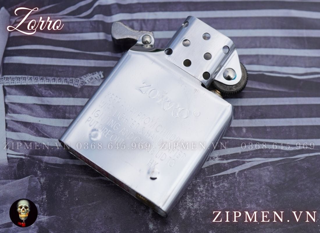 bật lửa zorro hai mộc đáy khảm than