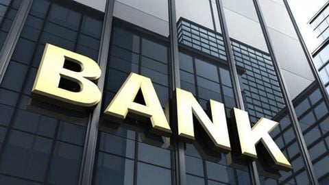 Lãi suất tiền gửi tiết kiệm tại quầy ở các ngân hàng hiện nay ra sao?