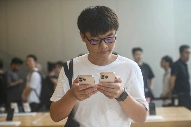 Lý do khiến Apple và Samsung không tăng dung lượng pin smartphone