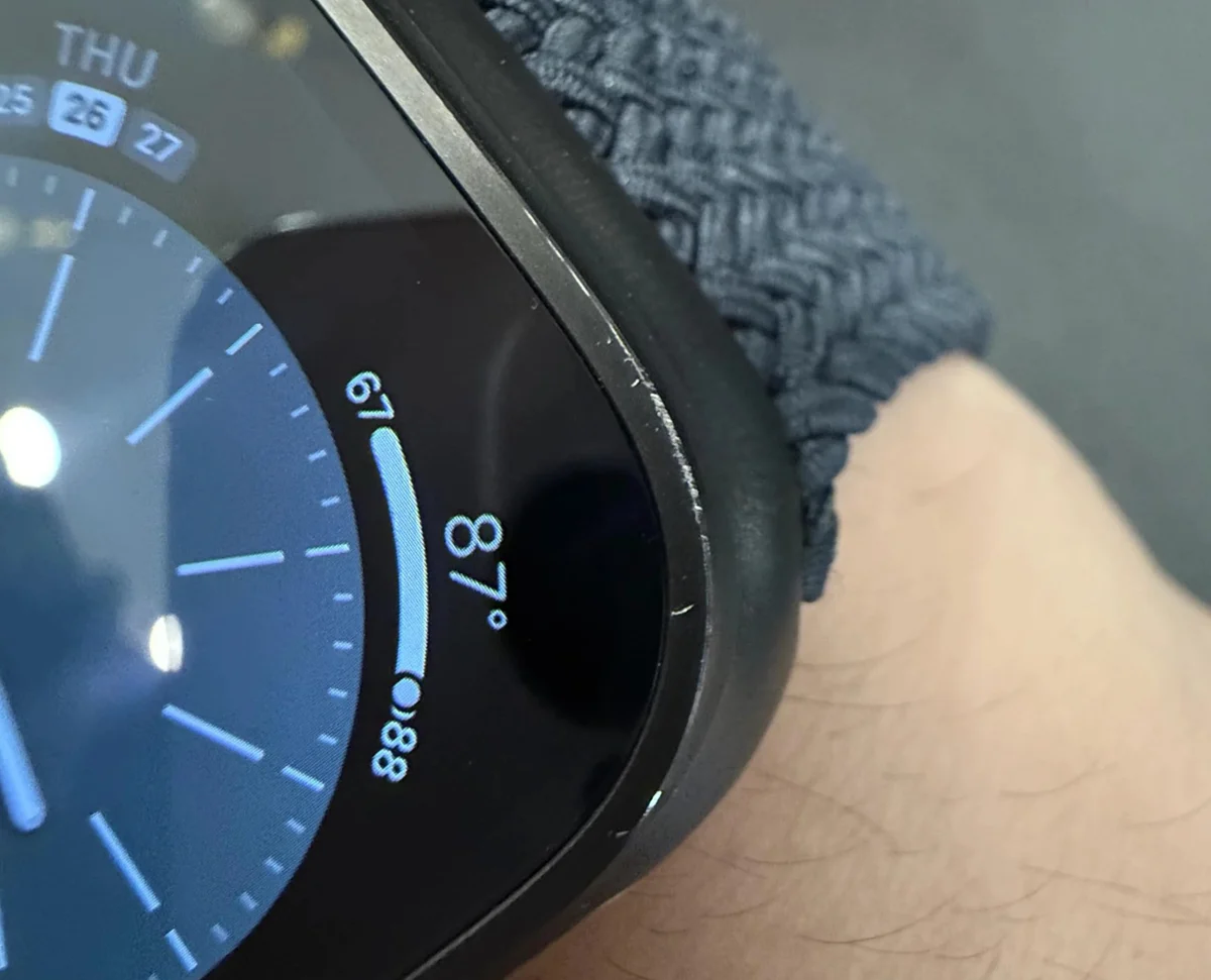 Apple Watch Ultra đen dễ bị xước, điều này cũng không khó để hiểu