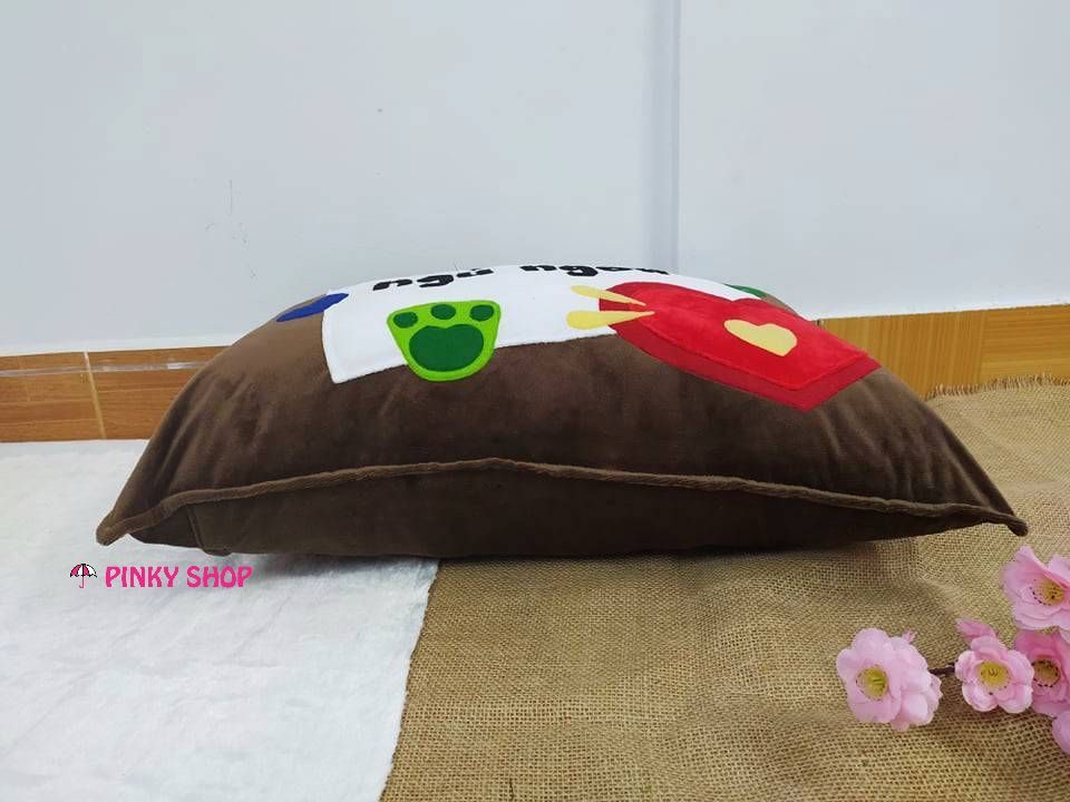 Gối handmade vải nỉ chữ nhật tặng bạn trai màu nâu đậm 