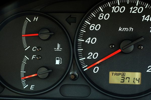 10 cách tiết kiệm xăng cho chiếc xe của bạn