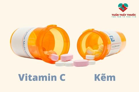 Có nên uống kẽm và vitamin C cùng lúc hay không?