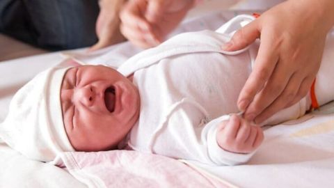 Dấu hiệu và cách xử lý trẻ sơ sinh 1 tháng tuổi bị đầy bụng, biếng ăn mẹ xử lý như thế nào?