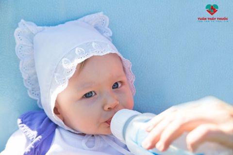Sữa cao năng lượng là gì? Có nên dùng sữa cao năng lượng cho bé dưới 1 tuổi không?
