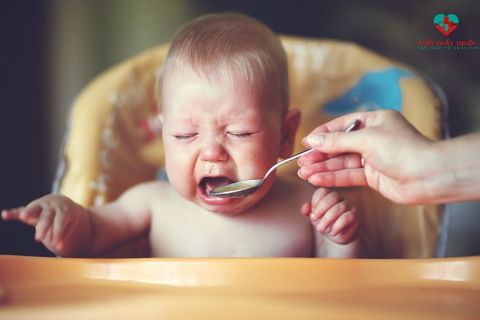 Trẻ mọc răng có biếng ăn không? Biếng ăn bao lâu?