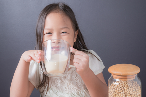 Thực hư thông tin sữa đậu nành gây dậy thì sớm ở trẻ
