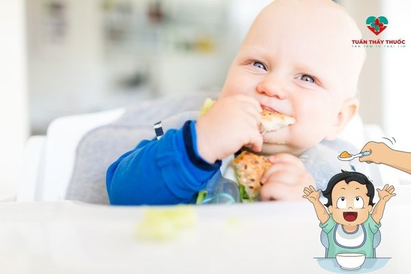 Bữa phụ giúp bé trải nghiệm nhiều thức ăn