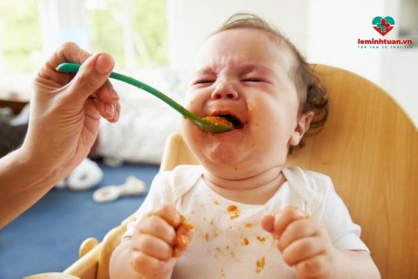 Trẻ dưới 1 tuổi thường xuyên biếng ăn