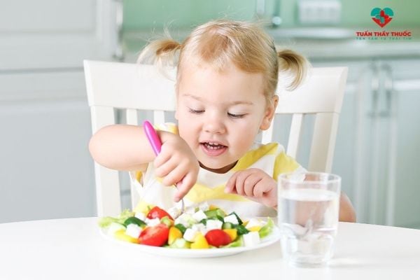 Trẻ em cần bổ sung đầy đủ chất xơ mỗi ngày để tăng cường sức khỏe hệ tiêu hóa
