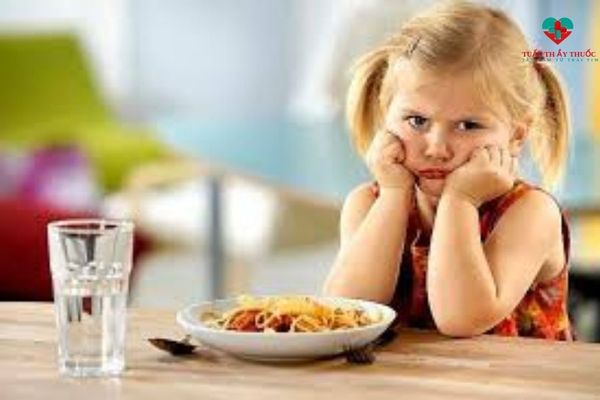Dùng men tiêu hóa cho trẻ khi bé có biểu hiện biếng ăn, chậm lớn hay rối loạn tiêu hóa