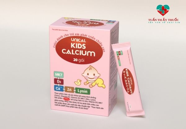 Bổ sung Canxi vitamin D3 và K2 cho trẻ rụng tóc vành khăn