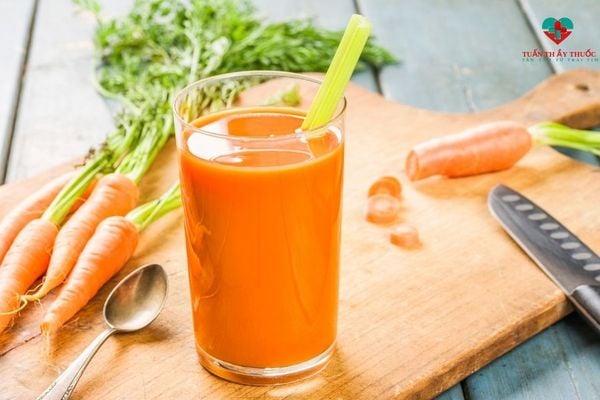 Sử dụng nước cà rốt cho bé giúp giảm nhu động tiêu hóa