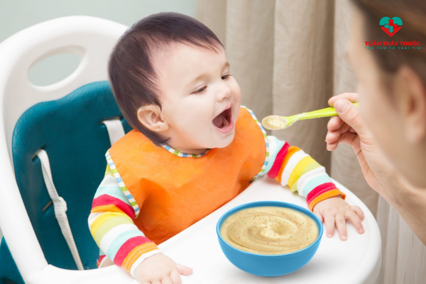 Cải thiện tiêu hóa cho trẻ bằng cách tránh cho trẻ ăn quá nhiều