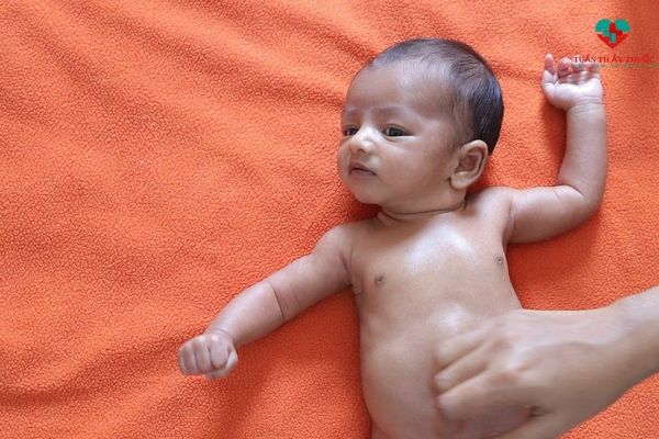 Tiêu chảy ảnh hưởng như thế nào tới sức khỏe của trẻ sơ sinh?