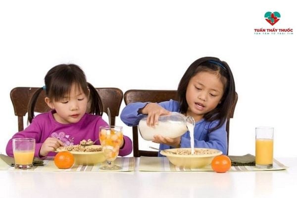 Trẻ biếng ăn do những nguyên nhân nào gây ra
