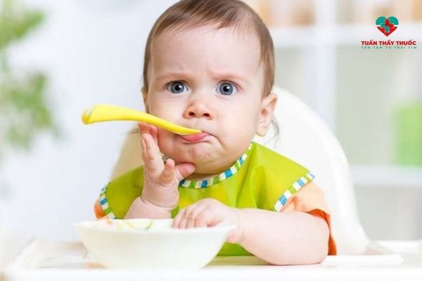 Trẻ 1 tuổi biếng ăn do nguyên nhân sinh lý