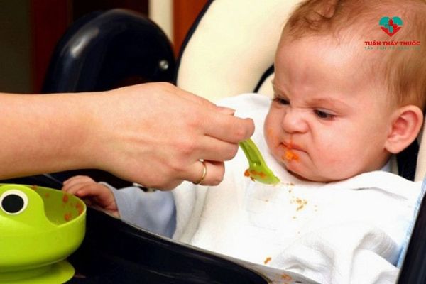 Trẻ 1 tuổi biếng ăn do bệnh lý