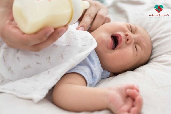 trẻ sơ sinh không tăng cân do không dung nạp lactose sữa mẹ