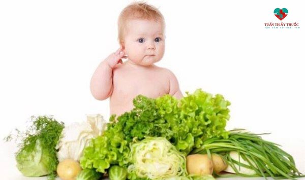 nên bổ sung rau xanh cho trẻ chậm tăng cân