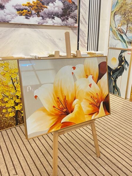 Tranh treo cầu thang hiện đại