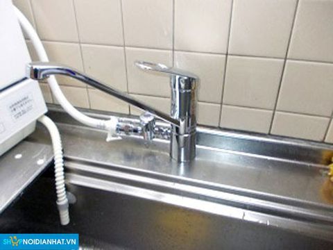 Vòi chậu rửa bát TOTO - thiết bị vệ sinh cao cấp