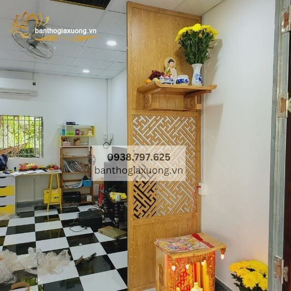 VÁCH NGĂN TREO BÀN THỜ