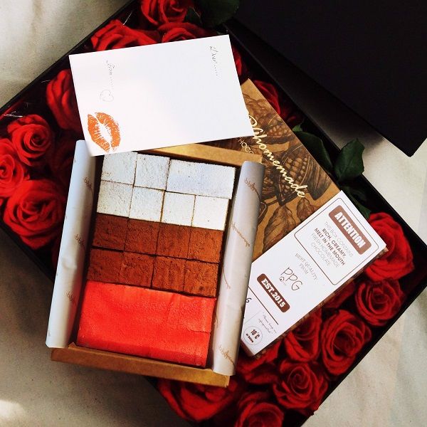 NÊN LÀM GÌ KHI BỊ SẾP TỪ CHỐI NHẬN QUÀ?