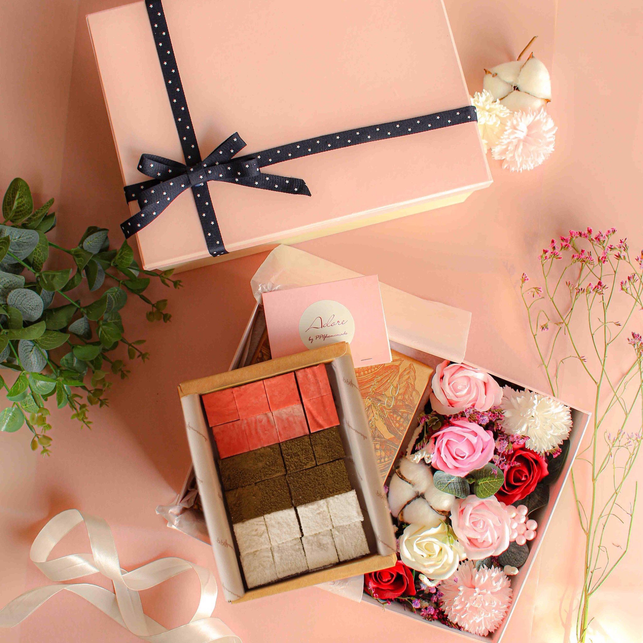 Bộ Sưu Tập Quà Tặng Valentine Trắng