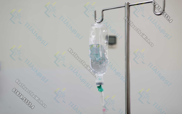 Người bị huyết áp thấp có truyền nước được không