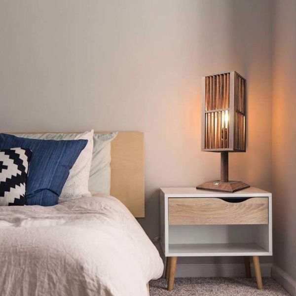 Đèn để bàn bằng gỗ thân thiện với môi trường, thích hợp với nhiều phong cách nội thất