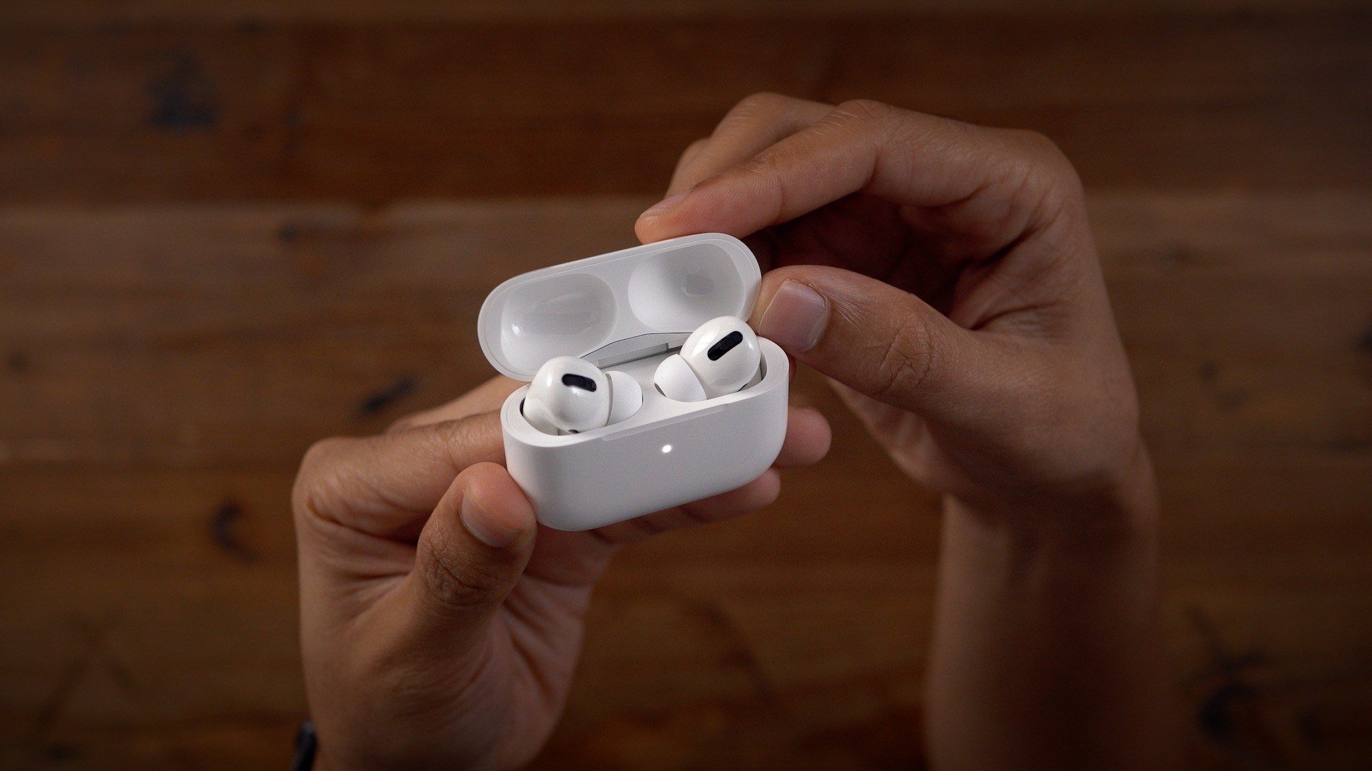 APPLE SẼ RA MẮT AIRPODS PRO 2 VÀ IPHONE SE THẾ HỆ 3 TRONG THÁNG 4