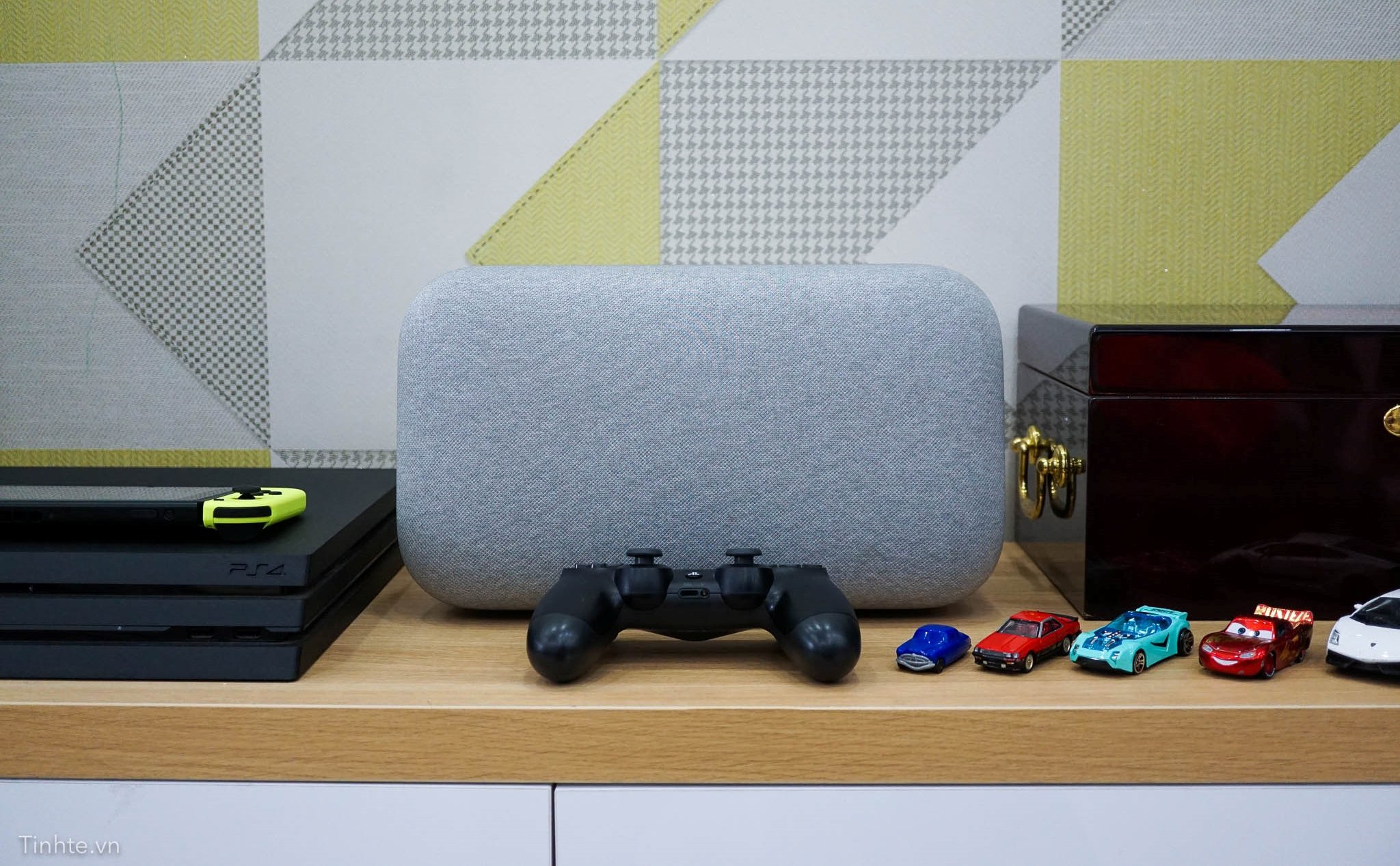 Google ngừng sản xuất mẫu loa thông minh Google Home Max