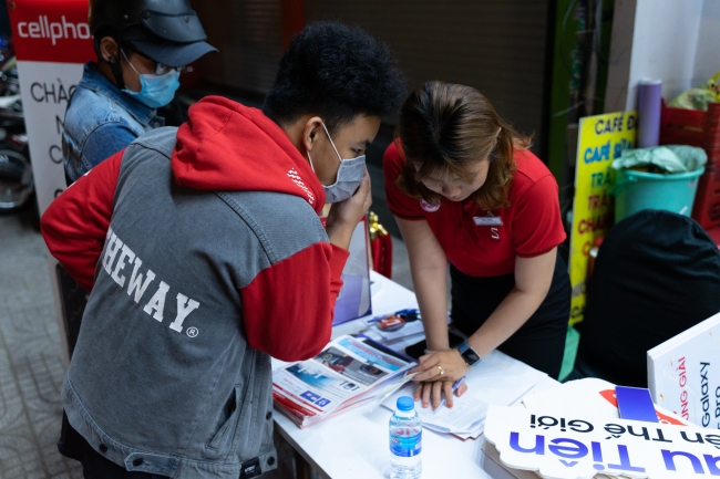 CellphoneS mở bán Galaxy S21 series đầu tiên trên thế giới