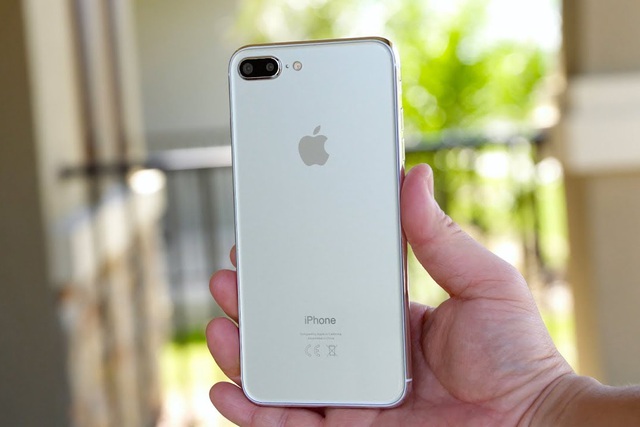 Sau 3 năm, iPhone 8 Plus sắp bị 