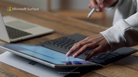 Microsoft tung quảng cáo nói rằng Surface tốt hơn MacBook M1, cư dân mạng lập tức 