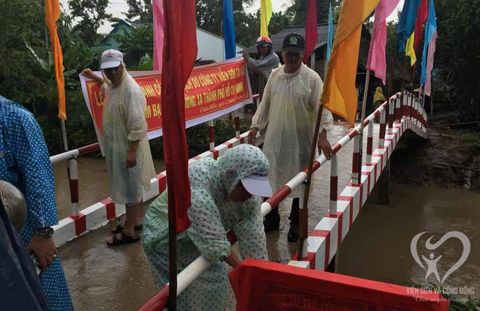 Chung tay hổ trợ đi lại người dân Trà Vinh