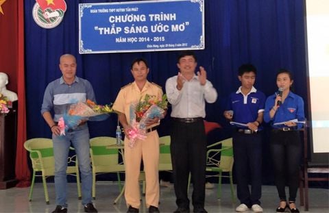 Thắp Sáng Ước Mơ  tại Trường THPT Huỳnh Tấn Phát, Bến Tre