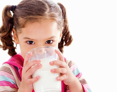Tìm hiểu về các loại sữa tươi và độ tuổi mà các bé có thể sử dụng
