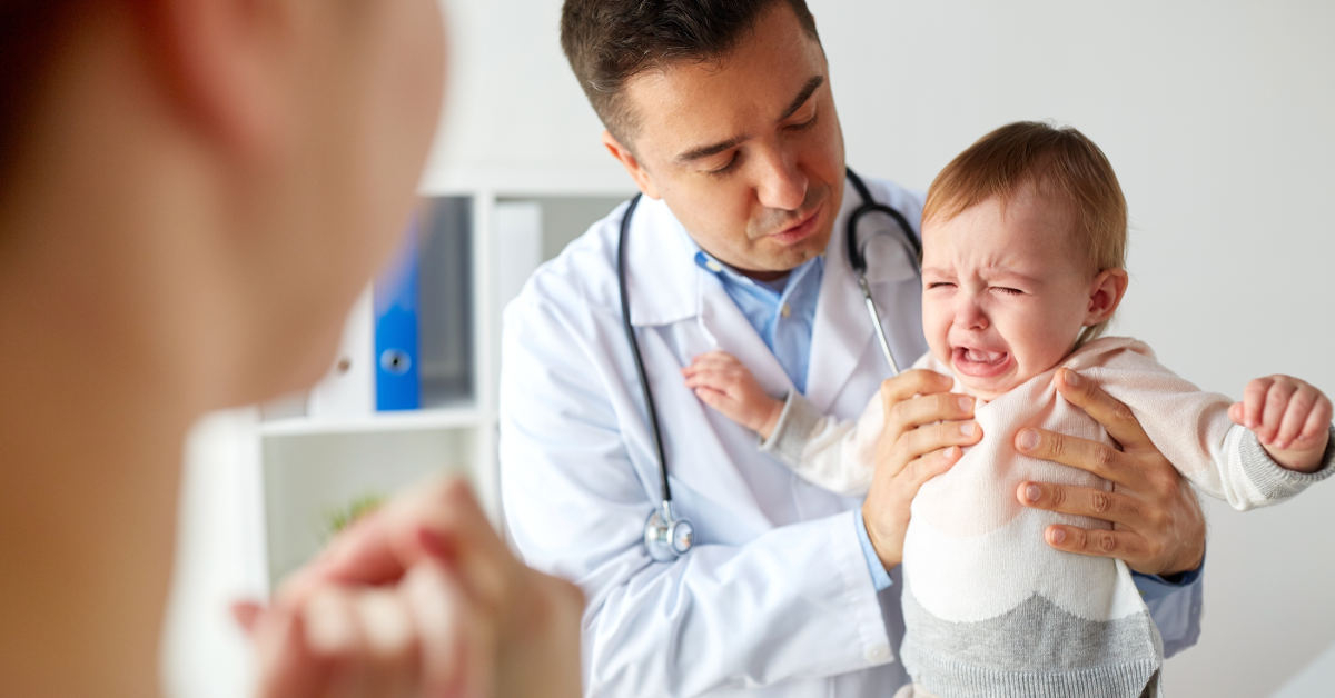 Khi nào thì cần đưa bé đi khám khi bị sốt?