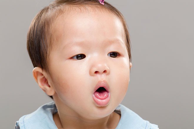Tại sao không nên dùng thuốc trị ho và sổ mũi ở trẻ dưới 2 tuổi?
