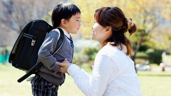 Cách dạy con em: Trẻ là tấm gương phản chiếu hình ảnh của mẹ