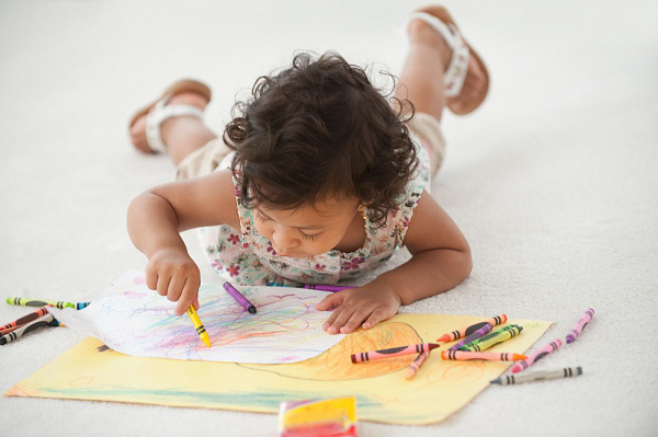 Các trò chơi cho trẻ 10 tháng tuổi giúp phát triển tư duy và thế chất