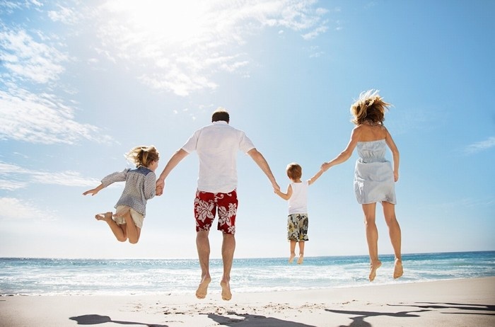 Ba mẹ nên cho con nhiều trải nghiệm khi đi du lịch cùng gia đình