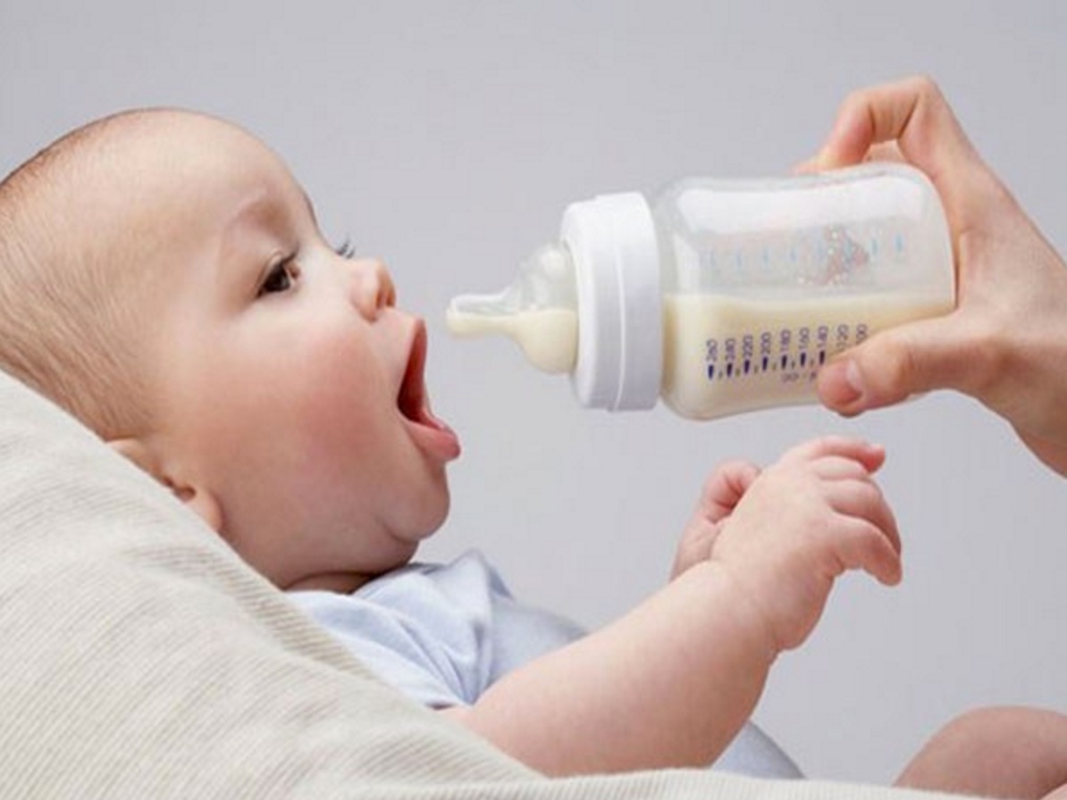 Những lưu ý khi cho trẻ nhỏ uống sữa tươi mà mẹ nên biết