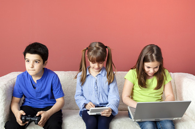 Có nên loại bỏ hoàn toàn dạng trò chơi công nghệ số cho trẻ không?